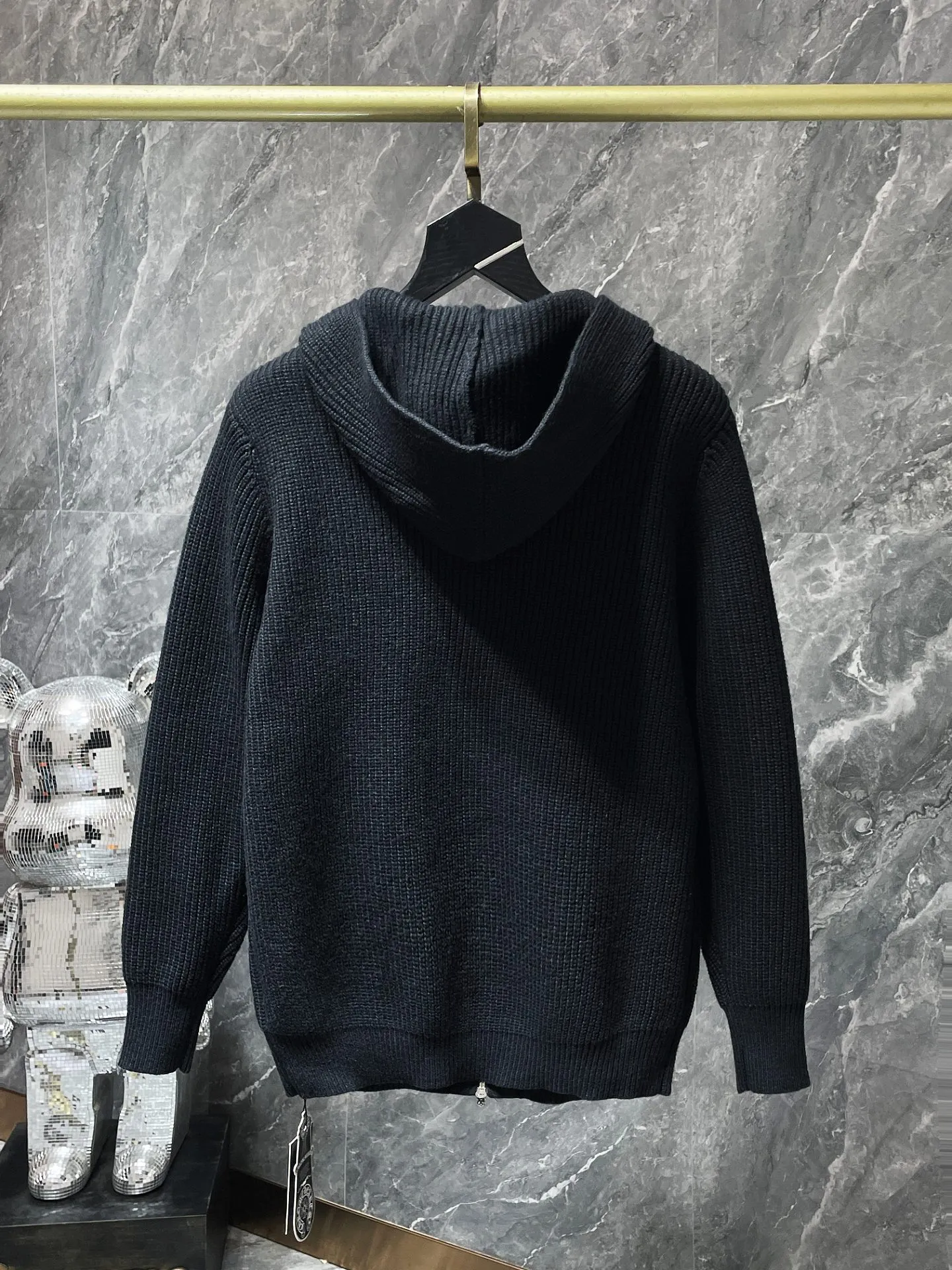 P276 Chrome Hearts Autumn and Winter Sweater Series The same zipper sweater as the official website. Customized version of double-ended zipper➕leather handmade silver buckle craftsmanship. Selected high-quality wool and 100% cotton knitted fabric. Not the ordinary version on the market! ! Recommended color: black Size: S, M, L, XL